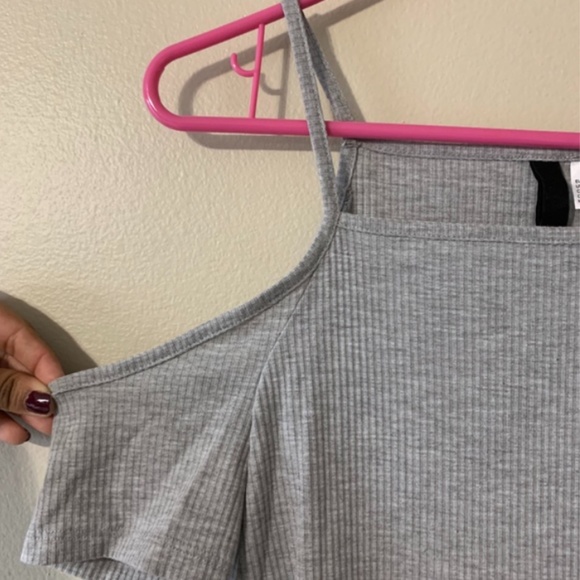 Express Cold Shoulder Ribbed Gray Dress NWOT - Picture 4 of 4